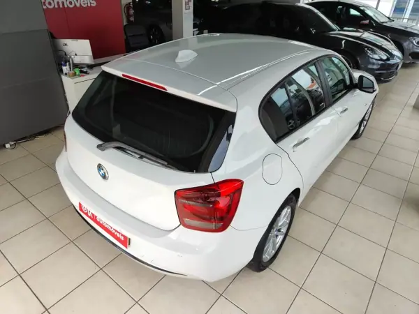 BMW 116 2013 - 10500 EUR, 215000 km - AUTO.MOTO.pt - 215000km - foto 12 de 33