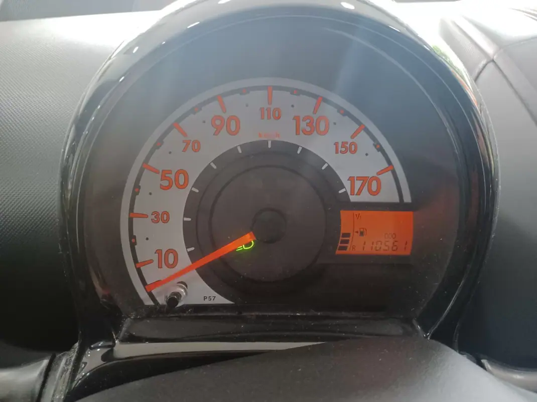 Toyota Aygo 2011 - 6790 EUR, 110561 km - AUTO.MOTO.pt - 110561km - foto 16 de 33