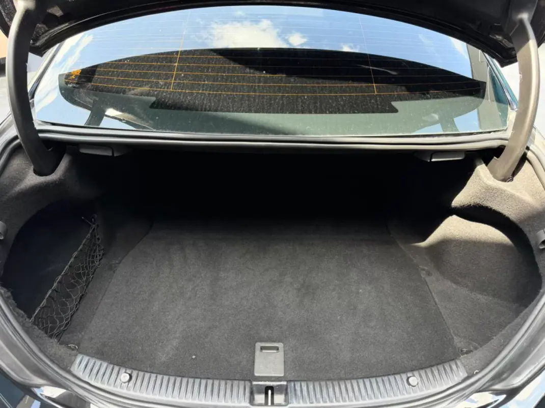 Mercedes-Benz C 200 2015 - 20900 EUR, 163000 km - AUTO.MOTO.pt - 163000km - foto 11 de 13