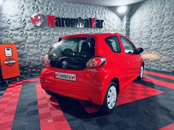 Toyota Aygo 2009 - 4990 EUR, 101120 km - AUTO.MOTO.pt - 101120km - foto 12 de 21