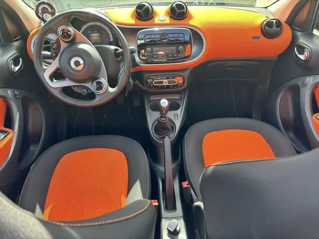 Smart ForFour 2015 - 9990 EUR, 95000 km - AUTO.MOTO.pt - 95000km - foto 4 de 9
