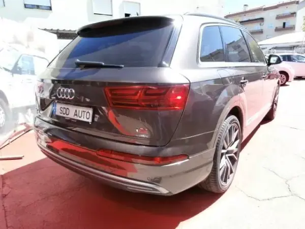 Audi Q7 2016 - 45000 EUR, 155902 km - AUTO.MOTO.pt - 155902km - foto 4 de 54