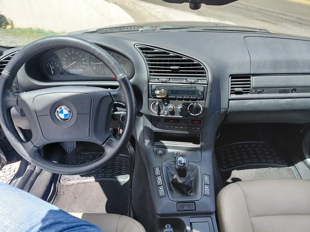 BMW 318 1995 - 10000 EUR, 189653 km - AUTO.MOTO.pt - 189653km - foto 10 de 13