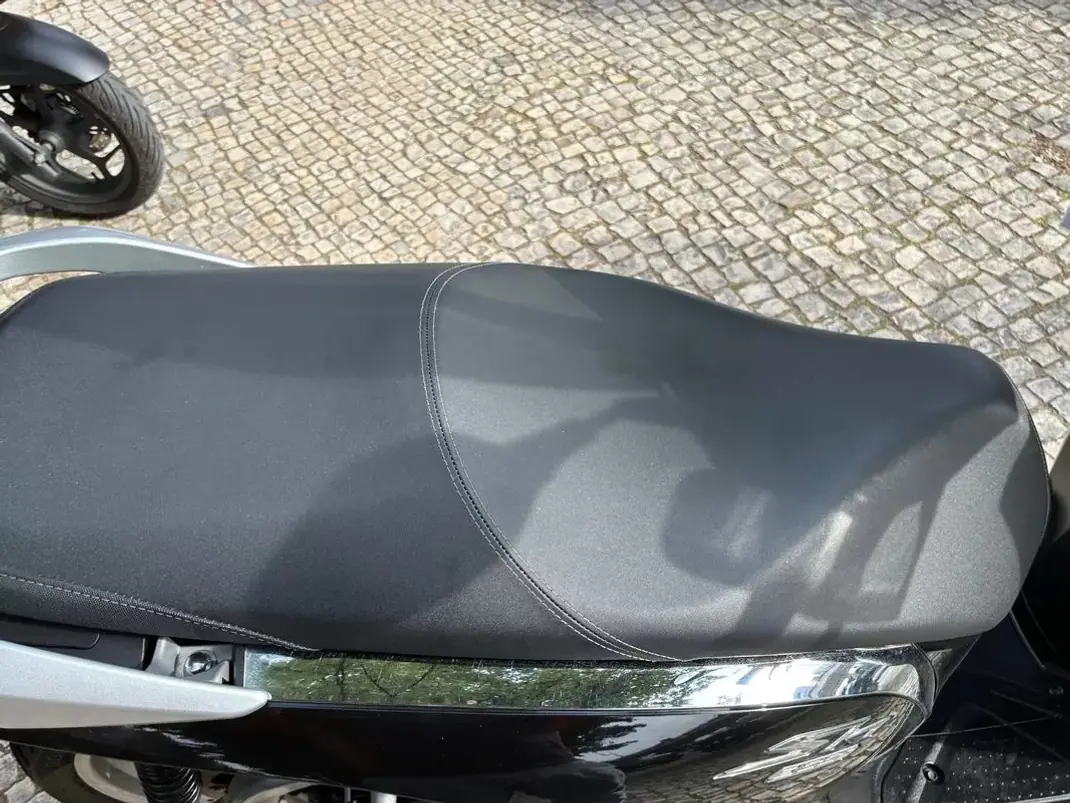 Honda SH 150i 2018 - 2950 EUR, 52726 km - AUTO.MOTO.pt - 52726km - foto 9 de 16