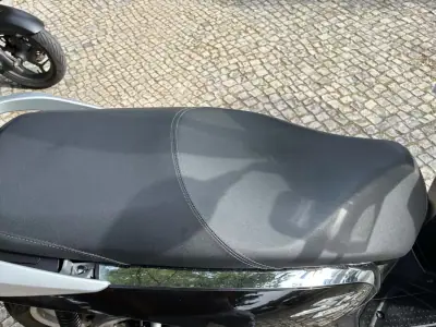 Honda SH 150i 2018 - 2950 EUR, 52726 km - AUTO.MOTO.pt - 52726km - foto 9 de 16