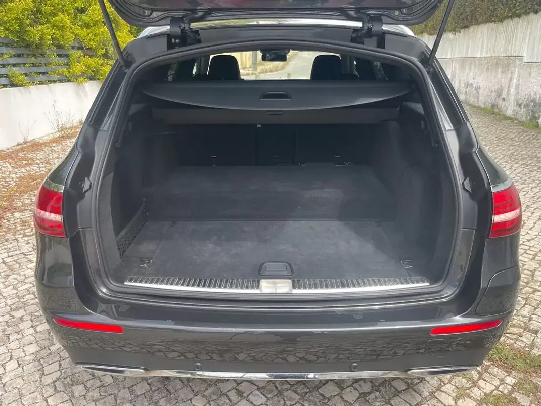 Mercedes-Benz E 300 2021 - 33990 EUR, 156000 km - AUTO.MOTO.pt - 156000km - foto 39 de 39