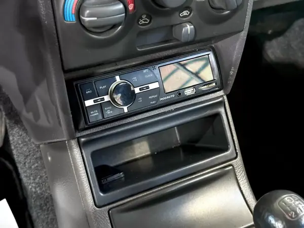 Fiat Punto Cabrio 2000 - 3750 EUR, 188448 km - AUTO.MOTO.pt - 188448km - foto 24 de 25