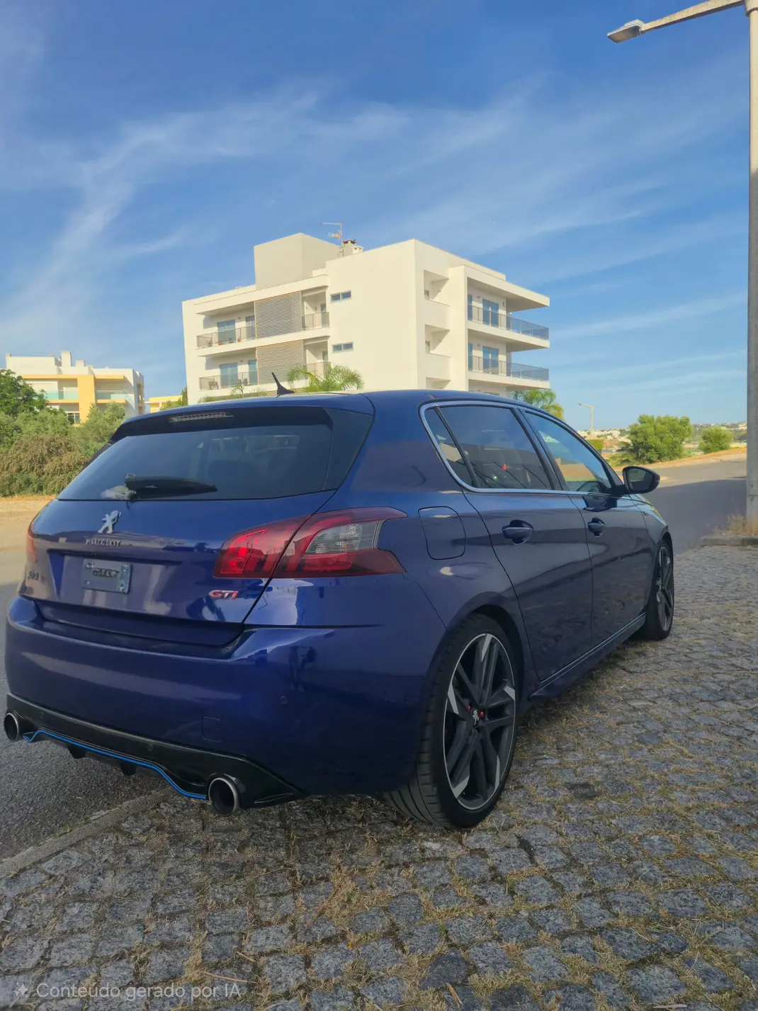 Peugeot 308 2017 - 23000 EUR, 127000 km - 127000km - foto 2 de 9