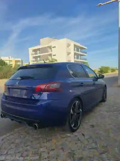Peugeot 308 2017 - 23000 EUR, 127000 km - 127000km - foto 2 de 9