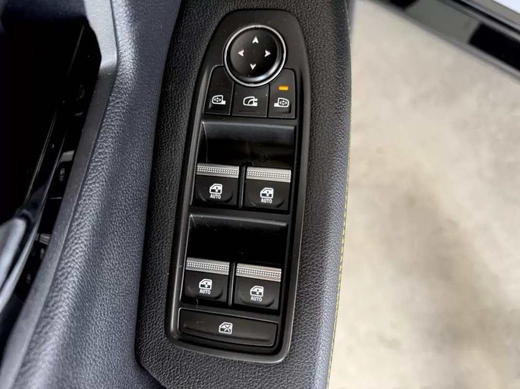 Renault Mégane E-Tech 2022 - 24999 EUR, 27000 km - AUTO.MOTO.pt - 27000km - foto 58 de 116