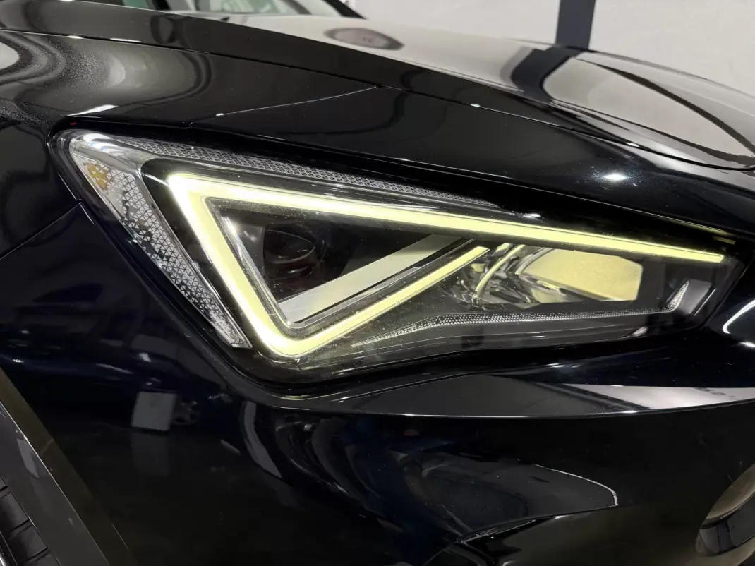 Cupra Formentor 2021 - 29900 EUR, 69200 km - AUTO.MOTO.pt - 69200km - foto 8 de 37