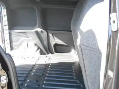 Peugeot 2020 - 13500 EUR, 168912 km - AUTO.MOTO.pt - 168912km - foto 6 de 10