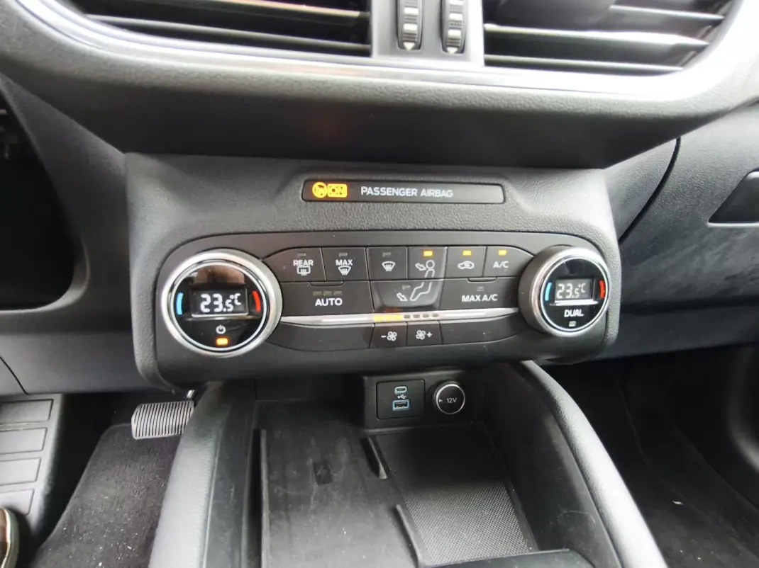 Ford Kuga 2020 - 19900 EUR, 107816 km - 107816km - foto 12 de 16