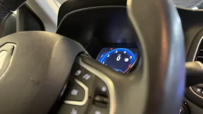 Renault Mégane 2016 - 12990 EUR, 130000 km - AUTO.MOTO.pt - 130000km - foto 25 de 37
