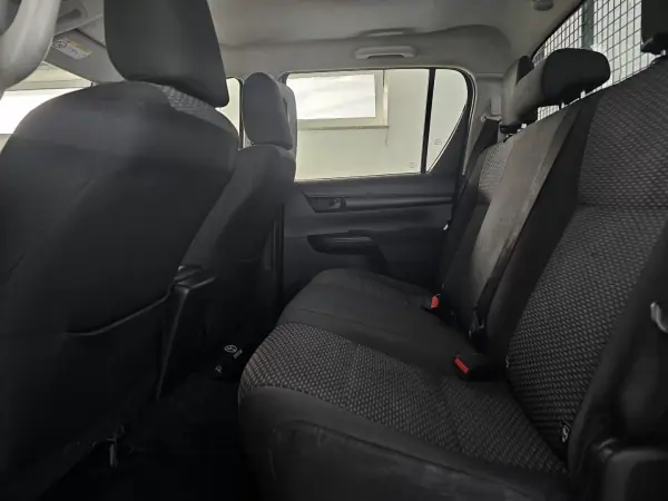 Toyota Hilux 2020 - 27950 EUR, 285523 km - AUTO.MOTO.pt - 285523km - foto 16 de 68