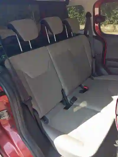 Ford Tourneo Courier 2017 - 10500 EUR, 122000 km - AUTO.MOTO.pt - 122000km - foto 12 de 13