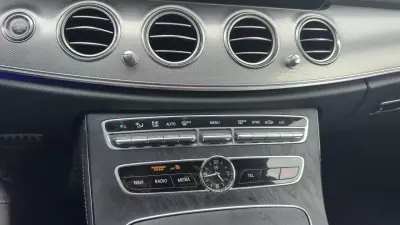 Mercedes-Benz E 220 2020 - 27900 EUR, 197000 km - AUTO.MOTO.pt - 197000km - foto 19 de 22
