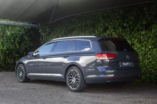 Volkswagen Passat Variant 2019 - 16900 EUR, 229000 km - AUTO.MOTO.pt - 229000km - foto 8 de 17