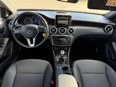 Mercedes-Benz A 180 2015 - 14250 EUR, 155500 km - AUTO.MOTO.pt - 155500km - foto 11 de 23