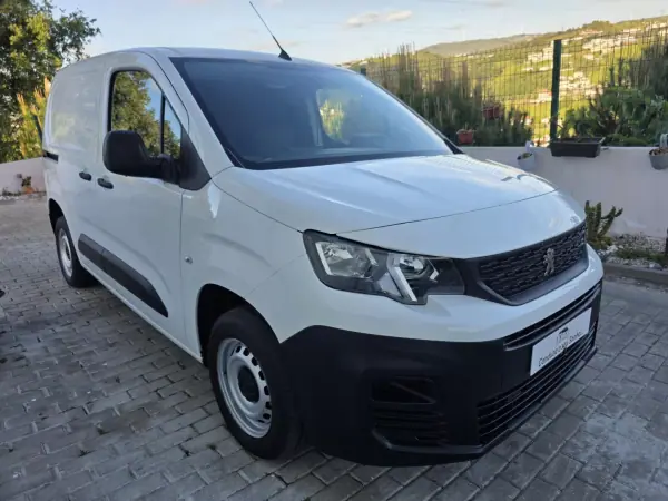 Peugeot Partner 2019 - 13990 EUR, 73560 km - AUTO.MOTO.pt - 73560km - foto 10 de 52