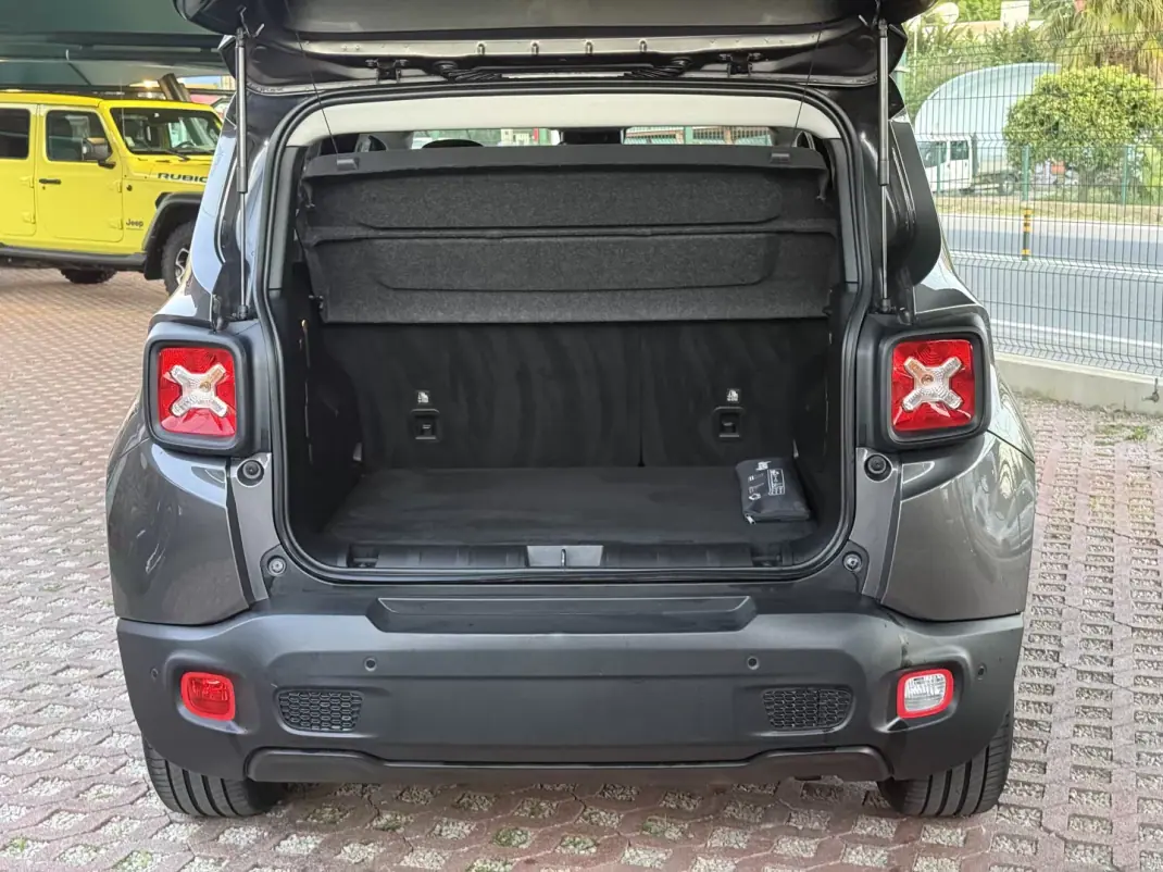 Jeep Renegade 2022 - 20300 EUR, 55484 km - AUTO.MOTO.pt - 55484km - foto 14 de 15
