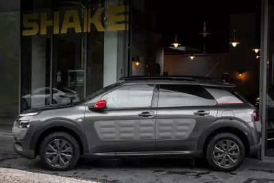 Citroën C4 Cactus 2016 - 10550 EUR, 98640 km - AUTO.MOTO.pt - 98640km - foto 2 de 42