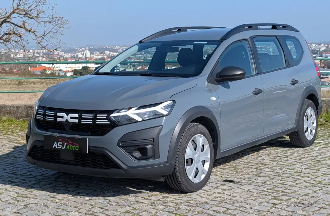 Dacia Jogger 2023 - 14250 EUR, 57740 km - AUTO.MOTO.pt - 57740km - foto 1 de 20