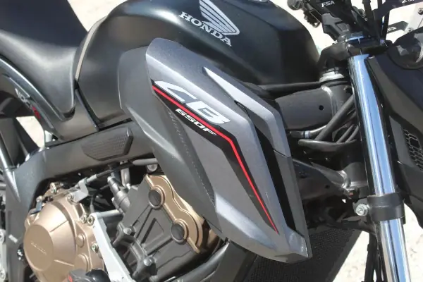 Honda CBR1000RR ABS 2018 - 6400 EUR, 26900 km - AUTO.MOTO.pt - 26900km - foto 4 de 34