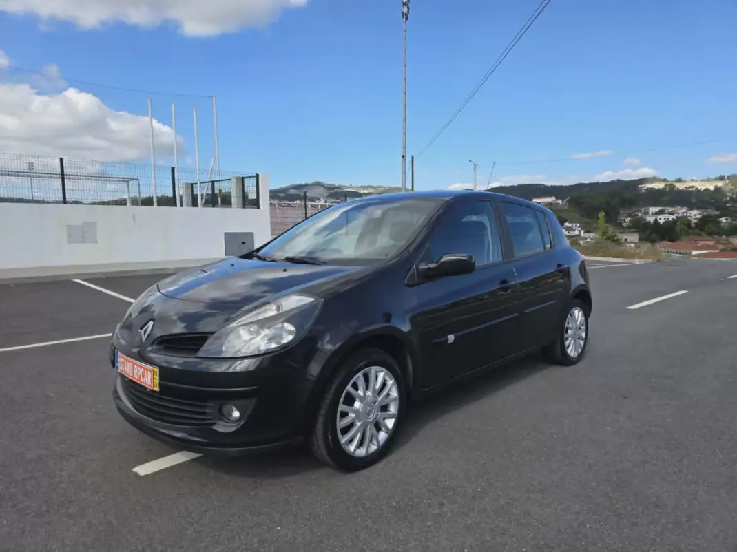 Renault Clio 2008 - 6490 EUR, 190000 km - AUTO.MOTO.pt - 190000km - foto 1 de 15