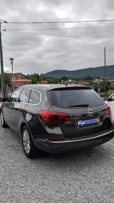 Opel Astra Sports Tourer 2016 - 9998 EUR, 162378 km - AUTO.MOTO.pt - 162378km - foto 21 de 28