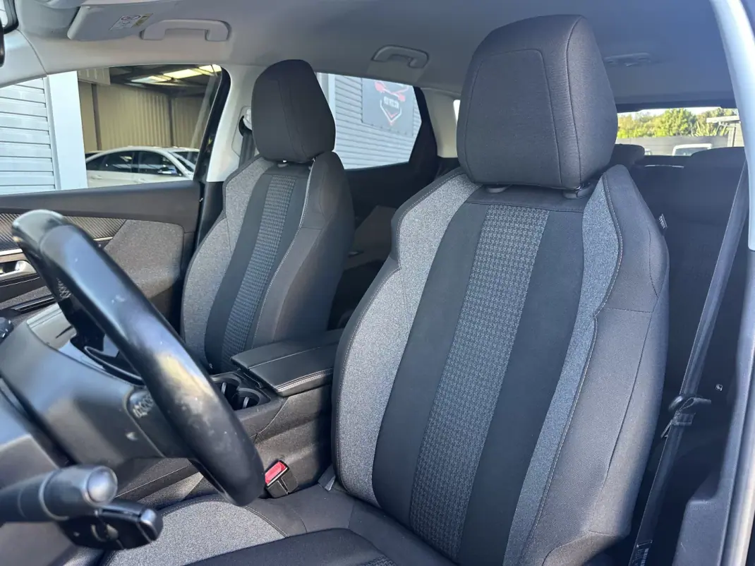 Peugeot 3008 2019 - 14900 EUR, 190000 km - 190000km - foto 26 de 64