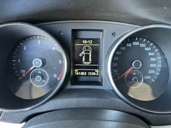 Volkswagen Golf 2009 - 10900 EUR, 161468 km - AUTO.MOTO.pt - 161468km - foto 16 de 25