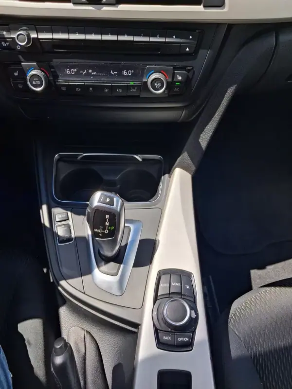 BMW 420 2017 - 25500 EUR, 140000 km - AUTO.MOTO.pt - 140000km - foto 23 de 31