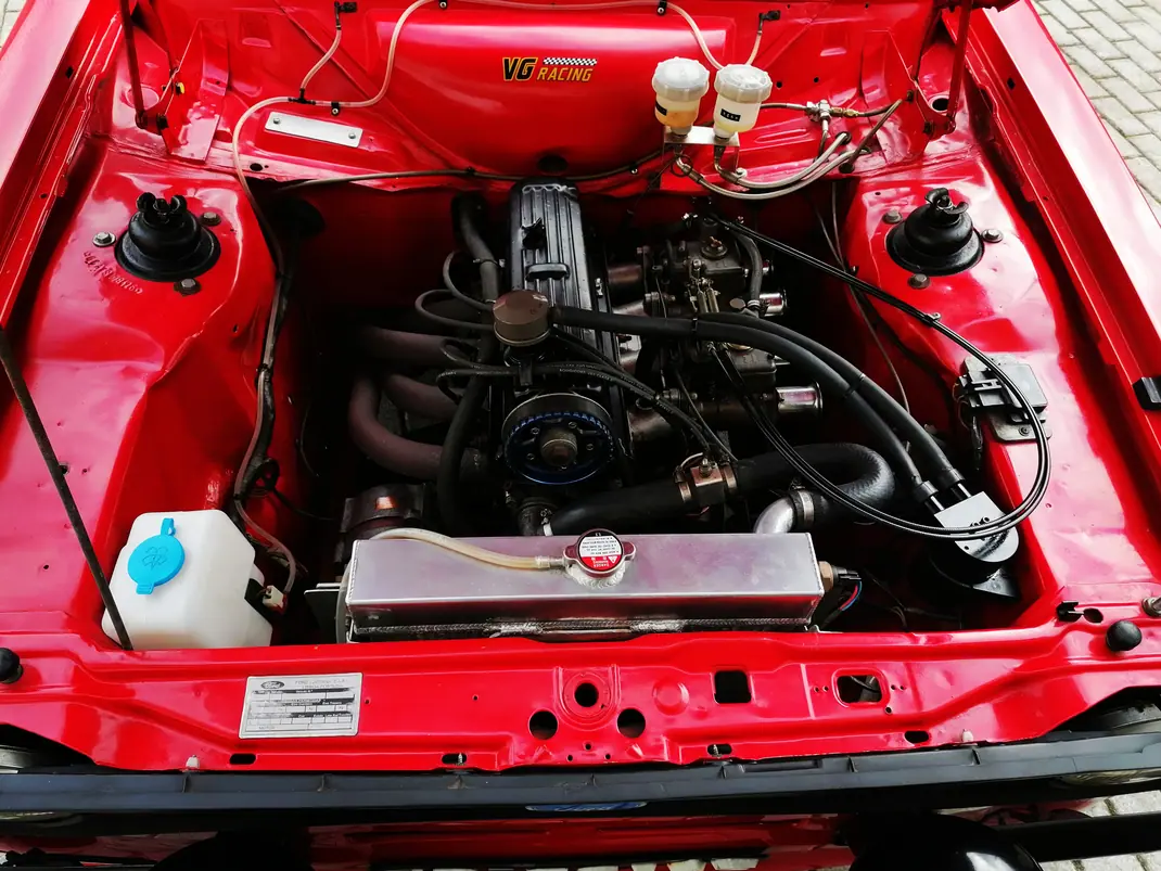 Ford Escort 1976 - 27900 EUR, 125000 km - AUTO.MOTO.pt - 125000km - foto 3 de 15
