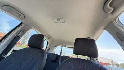 Toyota Yaris 2010 - 8700 EUR, 69707 km - AUTO.MOTO.pt - 69707km - foto 30 de 35