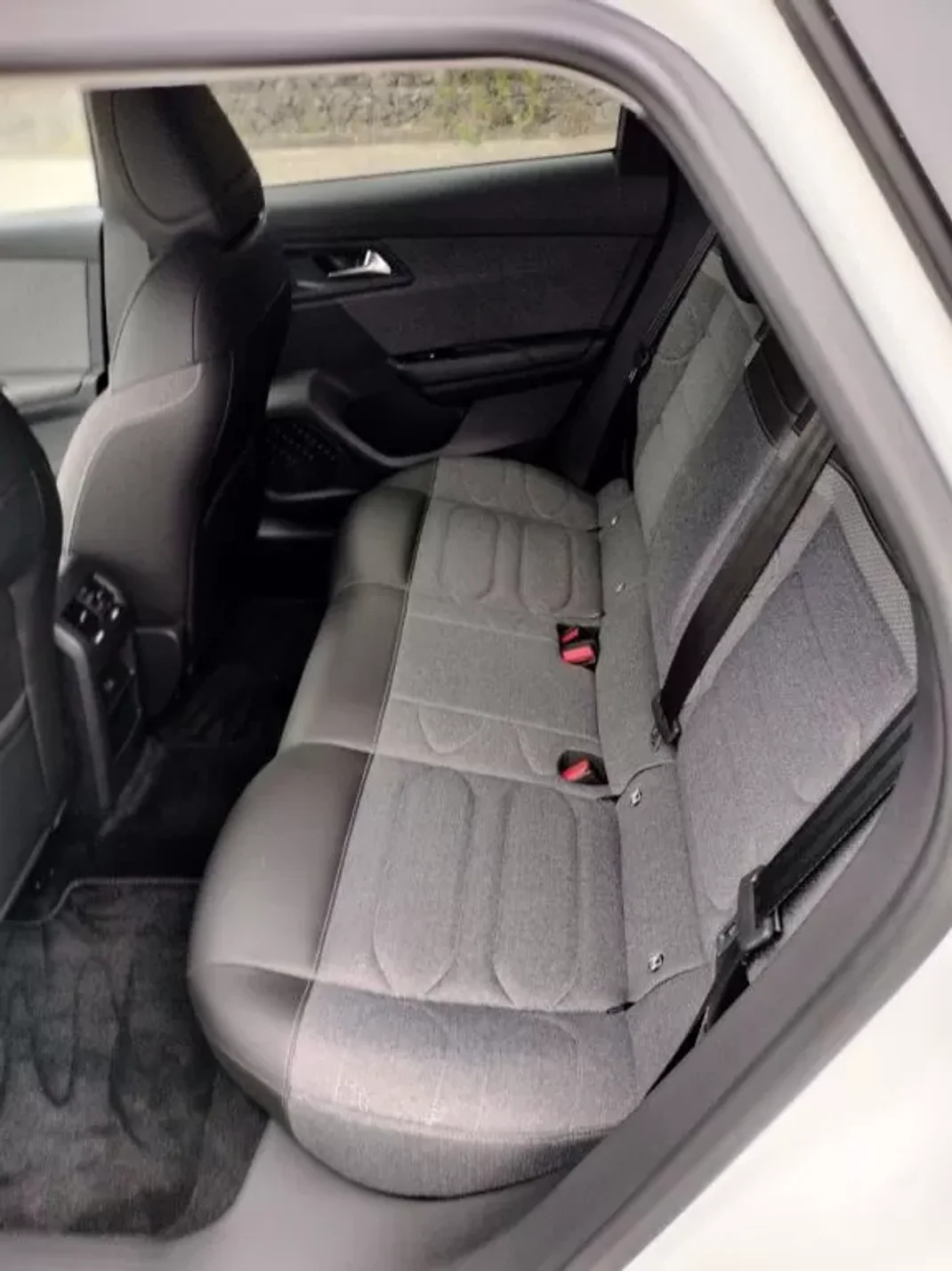 Citroën C5 X 2023 - 35000 EUR, 6500 km - AUTO.MOTO.pt - 6500km - foto 13 de 29