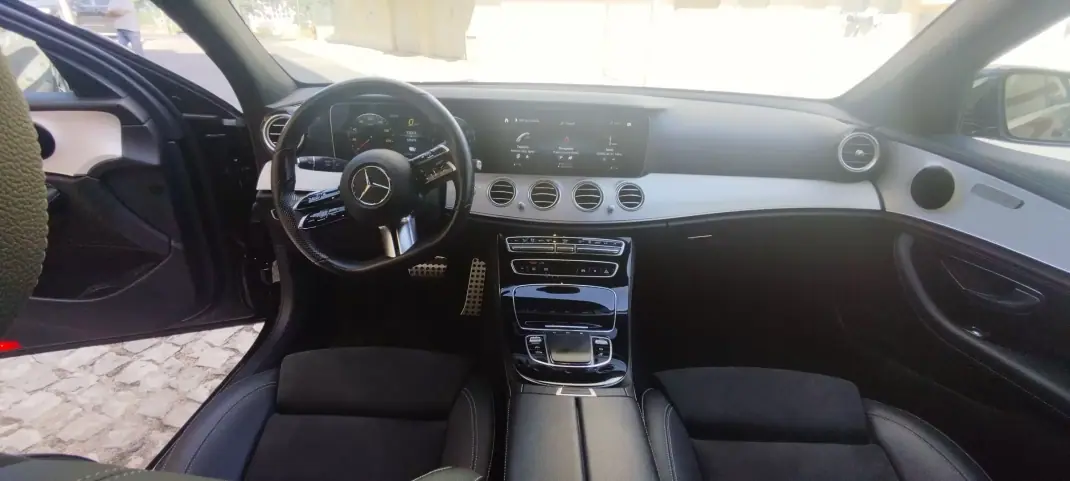 Mercedes-Benz E 300 2022 - 34950 EUR, 125970 km - AUTO.MOTO.pt - 125970km - foto 18 de 36