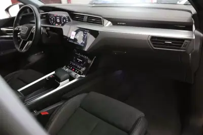 Audi e-tron 2023 - 45000 EUR, 106568 km - AUTO.MOTO.pt - 106568km - foto 22 de 36