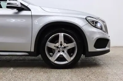 Mercedes-Benz GLA 200 2015 - 22900 EUR, 128425 km - AUTO.MOTO.pt - 128425km - foto 4 de 24
