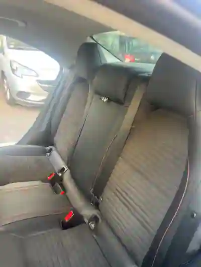Mercedes-Benz CLA 200 2019 - 26000 EUR, 101000 km - AUTO.MOTO.pt - 101000km - foto 8 de 10