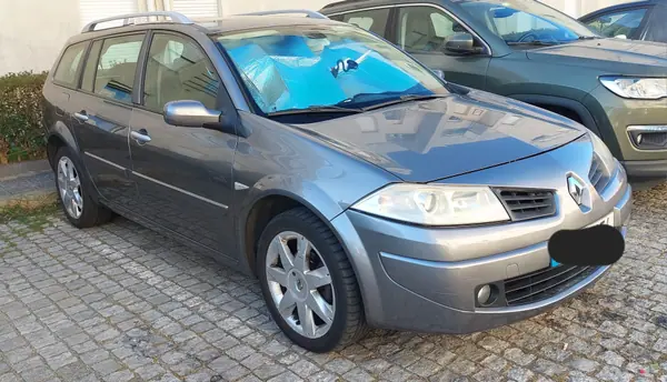 Renault Mégane Break 2008 - 2300 EUR, 260000 km - AUTO.MOTO.pt - 260000km - foto 9 de 12