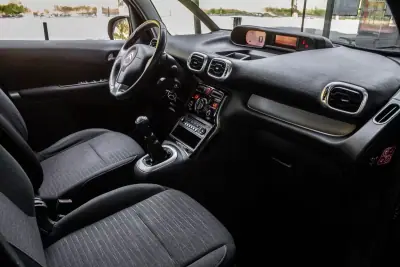 Citroën C3 Picasso 2017 - 7450 EUR, 79899 km - AUTO.MOTO.pt - 79899km - foto 18 de 27