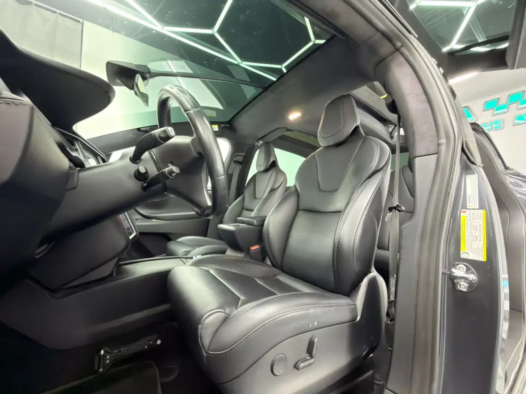 Tesla Model X 2018 - 31999 EUR, 151000 km - AUTO.MOTO.pt - 151000km - foto 20 de 23
