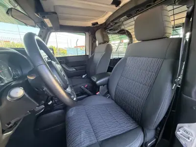 Jeep Avenger 2015 - 38600 EUR, 32000 km - AUTO.MOTO.pt - 32000km - foto 12 de 15