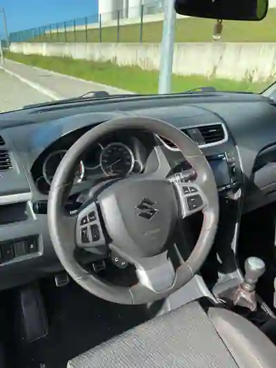Suzuki Swift 2014 — foto 6 de 8