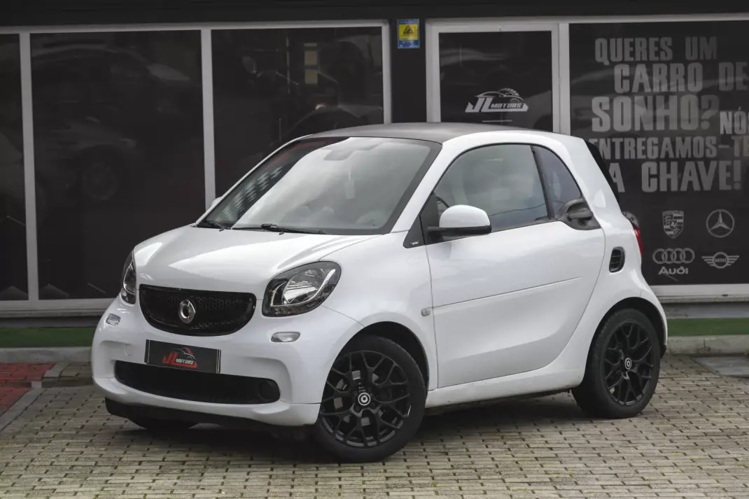 Smart Fortwo Cabrio 2015 - 11900 EUR, 179000 km - AUTO.MOTO.pt - 179000km - foto 2 de 20