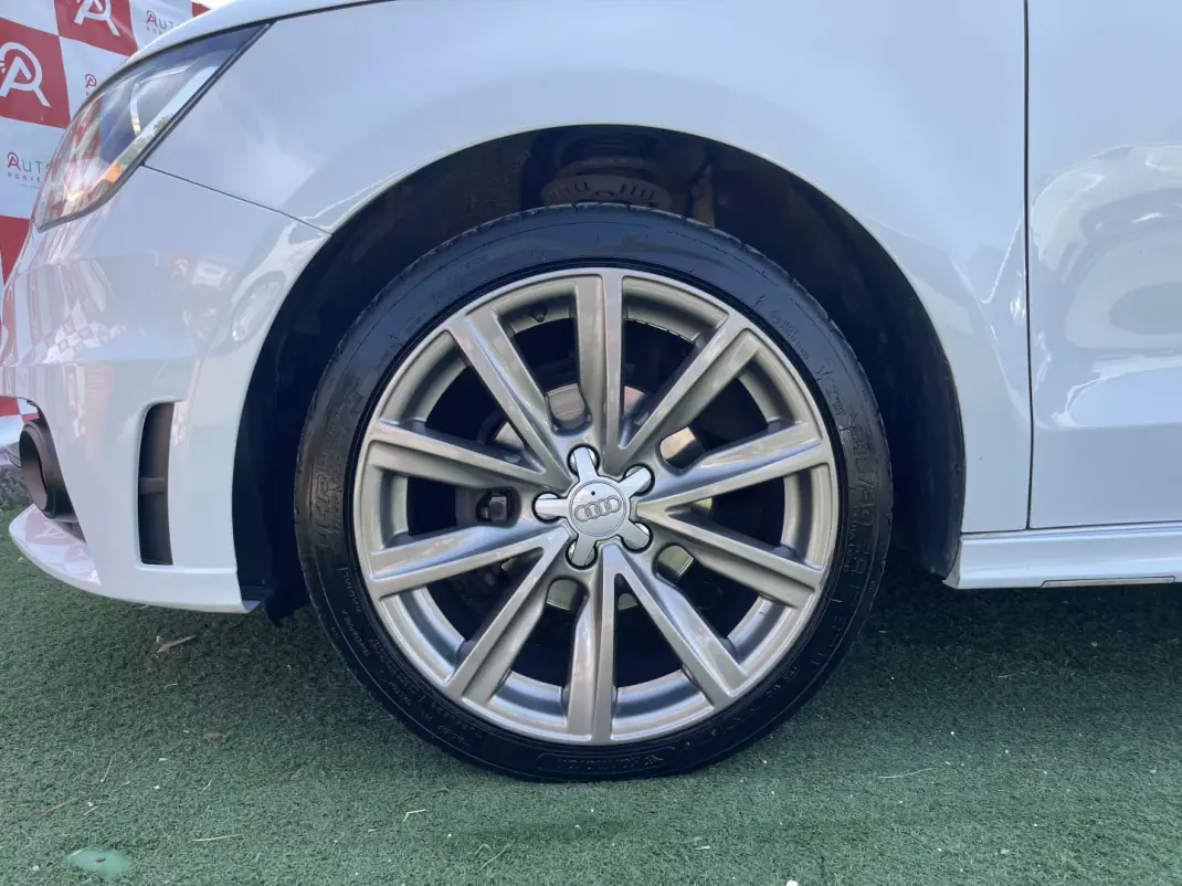 Audi A1 Sportback 2013 - 10990 EUR, 275155 km - AUTO.MOTO.pt - 275155km - foto 7 de 19