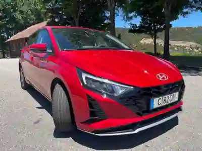 Hyundai i20 2025 - 18500 EUR, 3600 km - AUTO.MOTO.pt - 3600km - foto 2 de 12