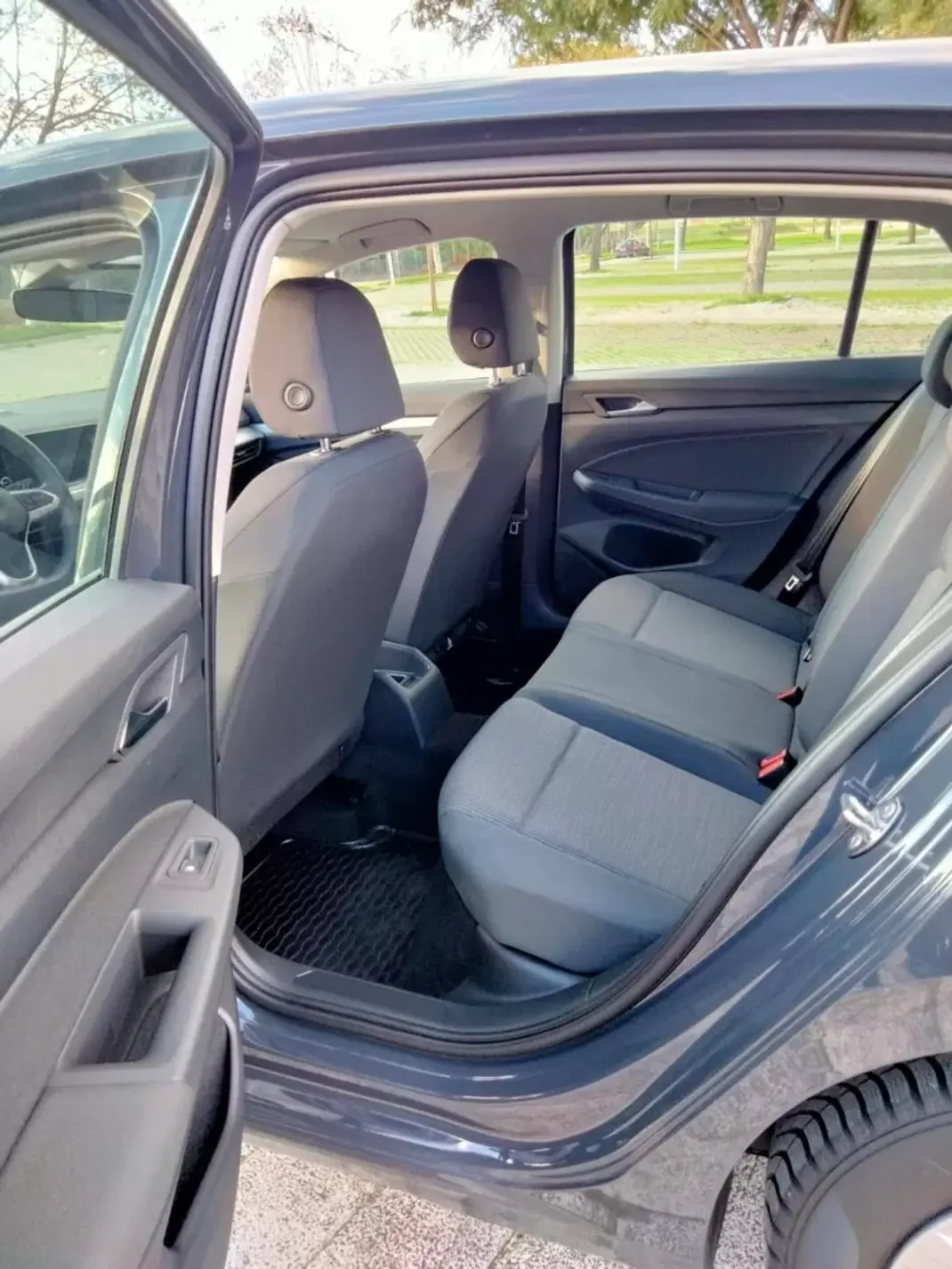 Volkswagen Golf 2021 - 19800 EUR, 44126 km - AUTO.MOTO.pt - 44126km - foto 12 de 13