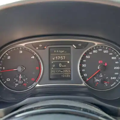 Audi A1 Sportback 2012 - 10450 EUR, 206000 km - AUTO.MOTO.pt - 206000km - foto 11 de 14
